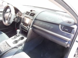 2014 TOYOTA CAMRY SE WHITE 2.5 AT Z20024
